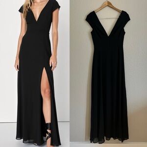 NWOT Romance Black Cap Sleeve Maxi Dress